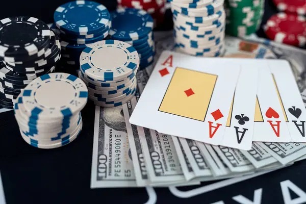 Lightning Roulette table with multiple players and live dealer